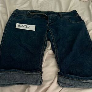 Dark Blue Stretch Capris Jeans